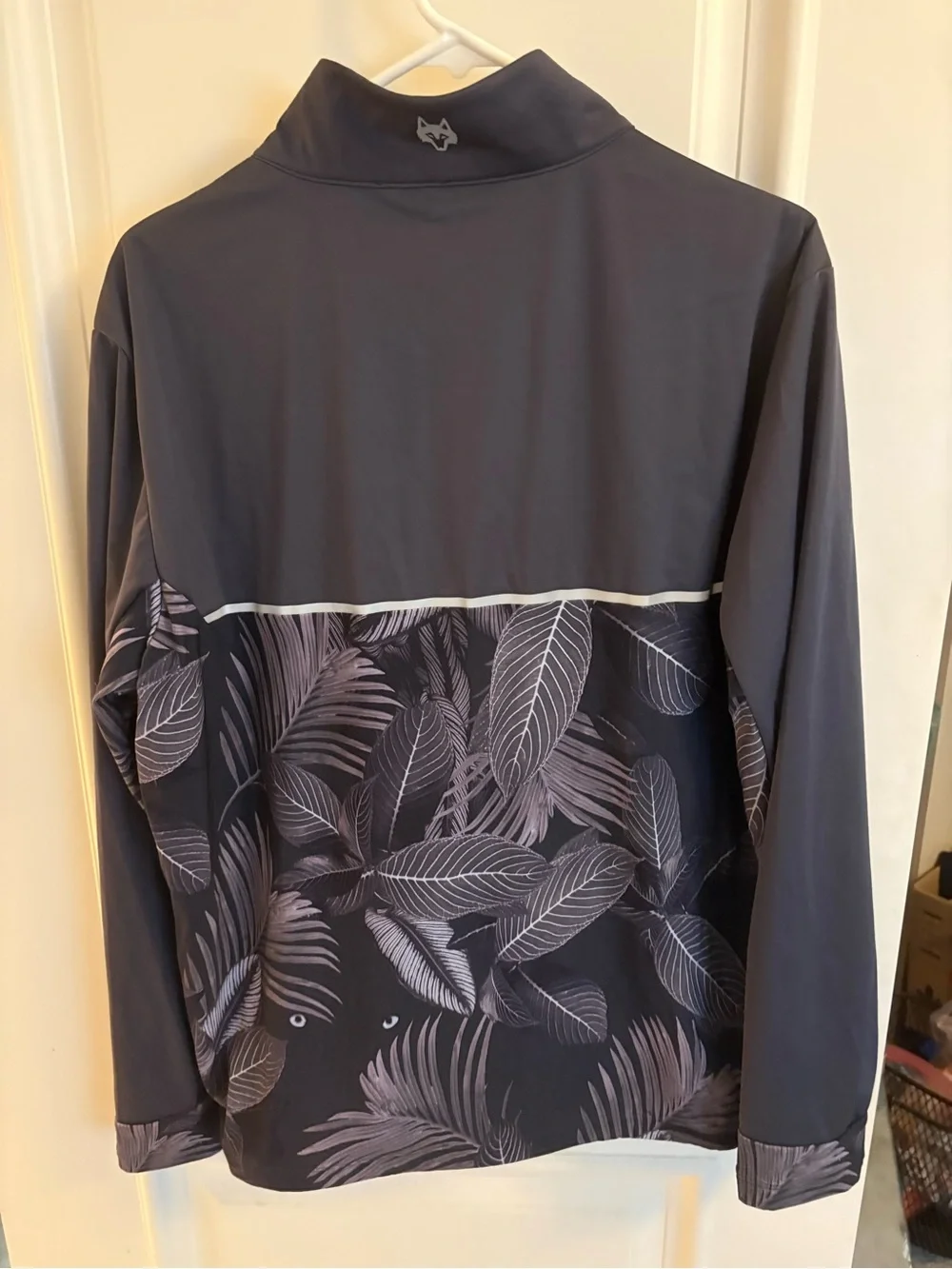 Greyson  Dark Gray Half-Zip Jacket with Wolf Eyes and Leaf Print NWT